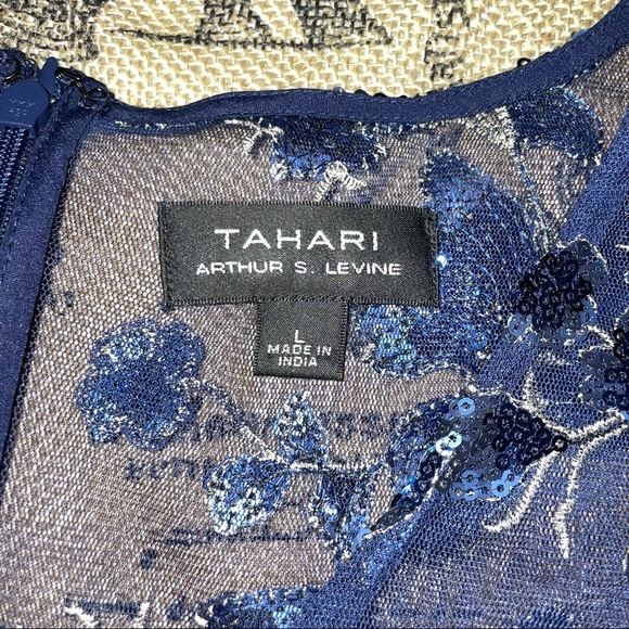 Tahari Arthur S. Levine NWT! Navy/Gold Floral Embroidery Sequins Blouse Size L - Picture 13 of 17
